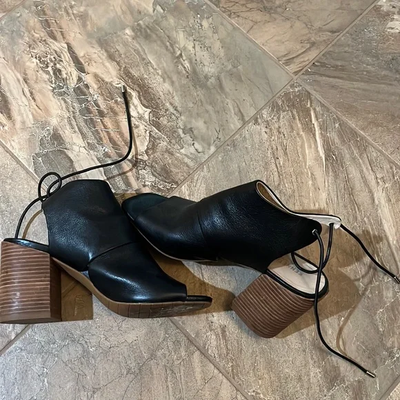 Leather booties - Picture 2 of 9